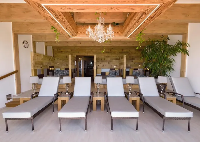 Hotel Wellness V Nebi Kořenov